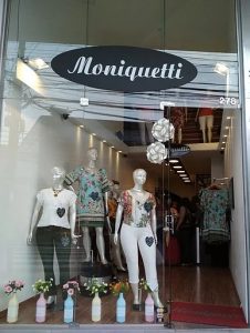 Fachada da loja Moniquetti na Rua Teresa em Petrópolis