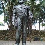 Estátua de D. Pedro II na entrada do Museu Imperial em Petrópolis